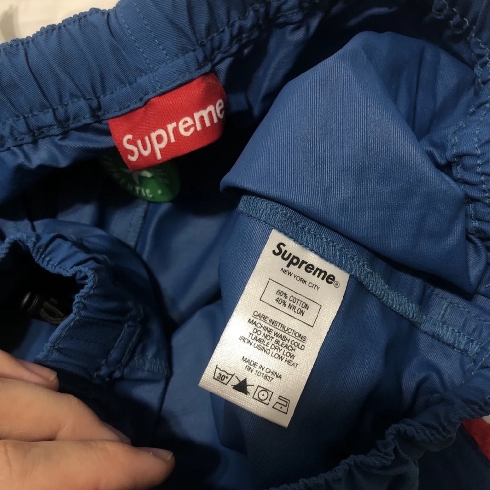 Supreme - Picture 4 of 10